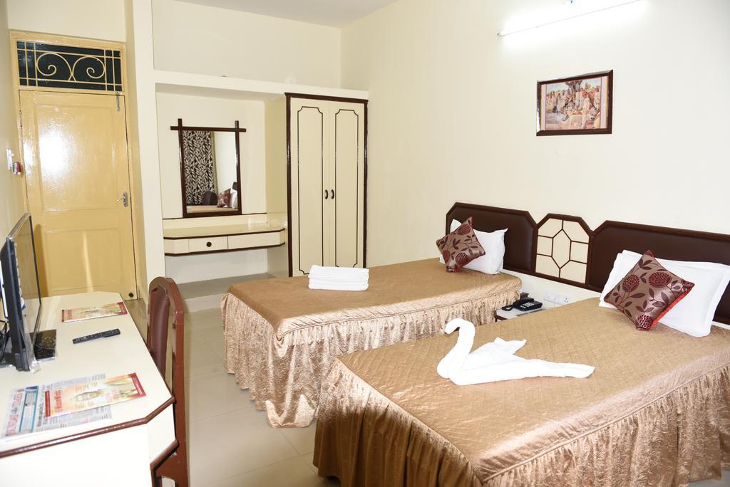 בודהגאיה Hotel Lumbini International מראה חיצוני תמונה